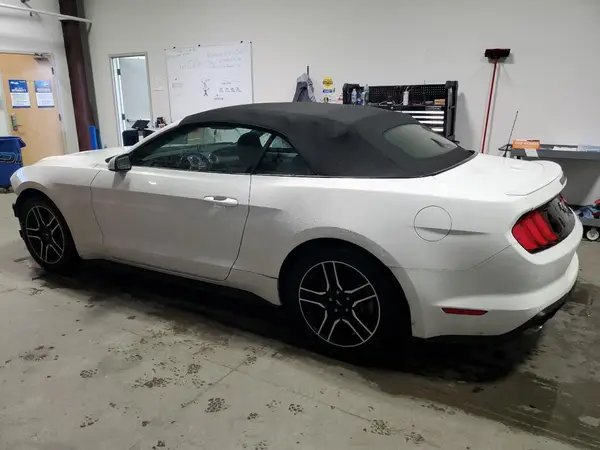 1FATP8UH7P5105726 2023 FORD MUSTANG - Image 2