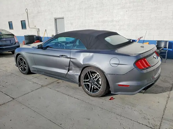 1FATP8UH7P5111669 2023 FORD MUSTANG - Image 2