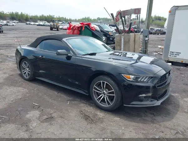 1FATP8UH8G5221775 2016 FORD MUSTANG - Image 1