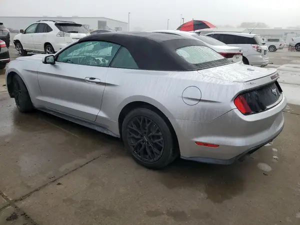 1FATP8UH8G5226703 2016 FORD MUSTANG - Image 2