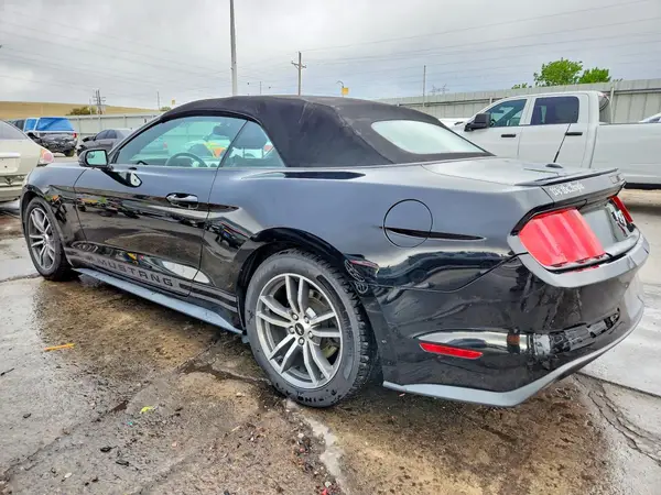 1FATP8UH8G5275030 2016 FORD MUSTANG - Image 2