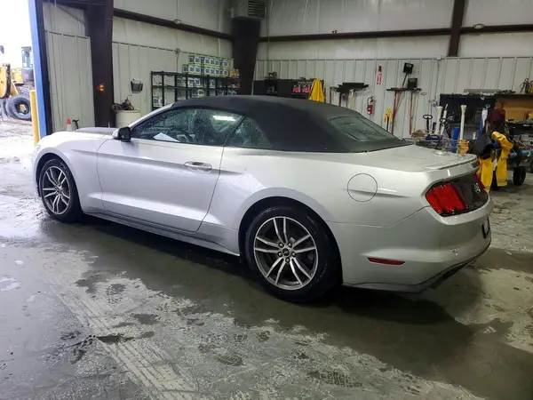 1FATP8UH8G5299697 2016 FORD MUSTANG - Image 2