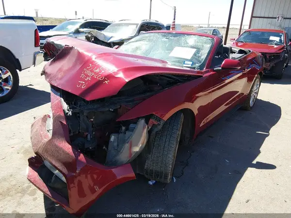 1FATP8UH8G5303926 2016 FORD MUSTANG - Image 2