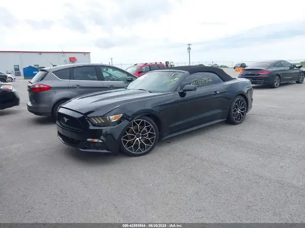 1FATP8UH8H5204783 2017 FORD MUSTANG - Image 2