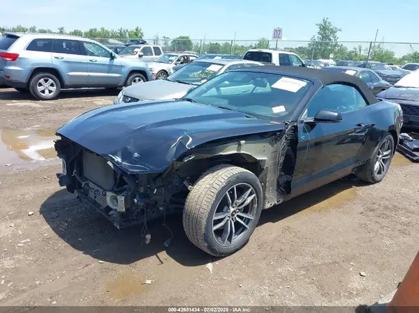 1FATP8UH8H5295196 2017 FORD MUSTANG - Image 2