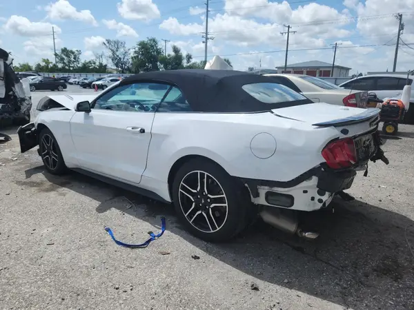 1FATP8UH8J5100591 2018 FORD MUSTANG - Image 2