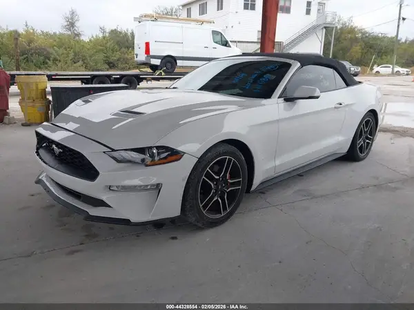 1FATP8UH8J5111686 2018 FORD MUSTANG - Image 2