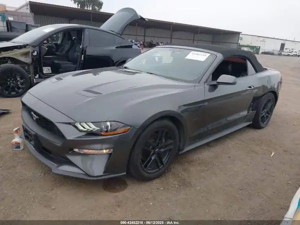 1FATP8UH8J5139309 2018 FORD MUSTANG - Image 2