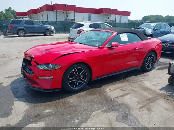 1FATP8UH8J5165389 2018 FORD MUSTANG - Image 2