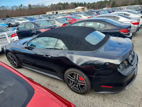 1FATP8UH8J5167188 2018 FORD MUSTANG - Image 2