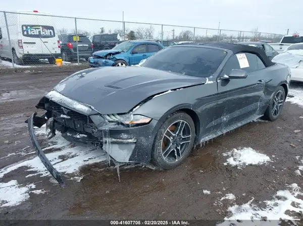 1FATP8UH8K5138694 2019 FORD MUSTANG - Image 2