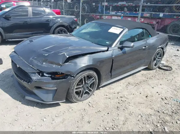 1FATP8UH8L5106068 2020 FORD MUSTANG - Image 2