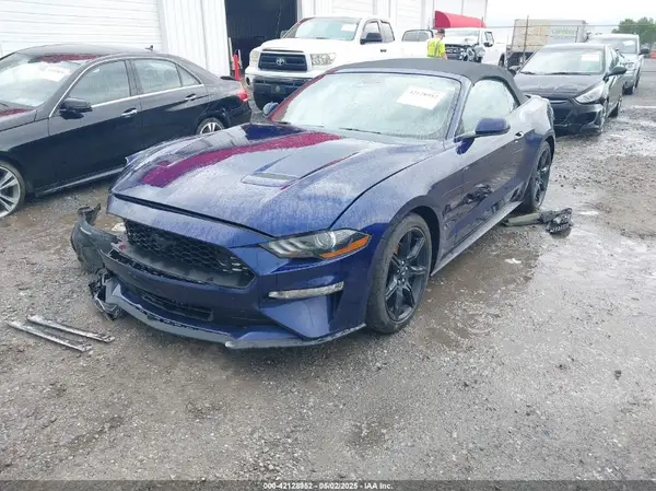 1FATP8UH8L5106720 2020 FORD MUSTANG - Image 2