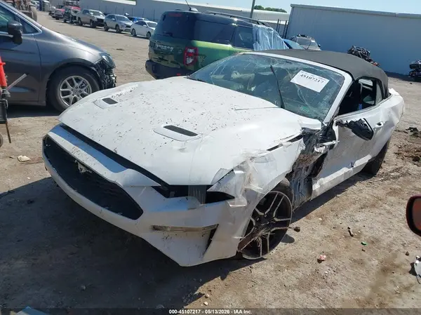 1FATP8UH8L5113604 2020 FORD MUSTANG - Image 2