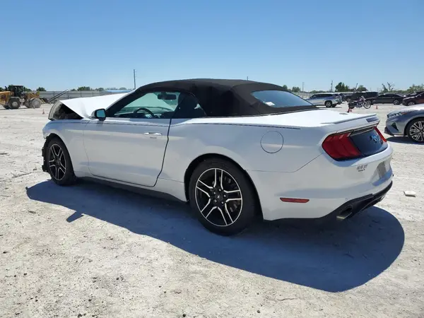 1FATP8UH8L5113943 2020 FORD MUSTANG - Image 2