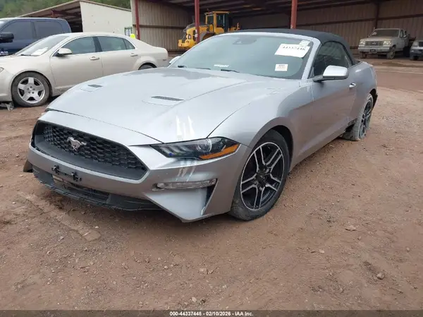 1FATP8UH8M5105567 2021 FORD MUSTANG - Image 2