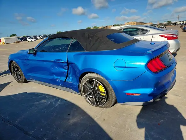 1FATP8UH8M5106184 2021 FORD MUSTANG - Image 2