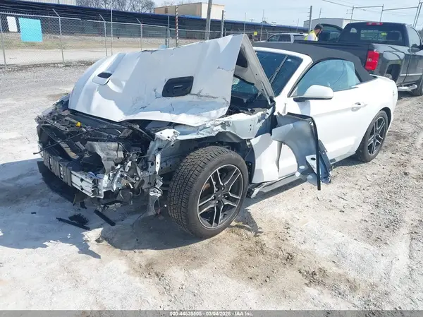 1FATP8UH8M5110395 2021 FORD MUSTANG - Image 2
