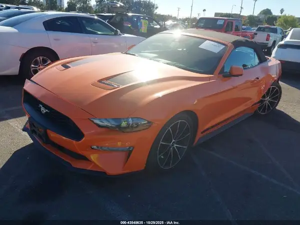 1FATP8UH8M5114494 2021 FORD MUSTANG - Image 2