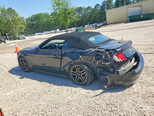 1FATP8UH8M5119095 2021 FORD MUSTANG - Image 2