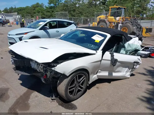 1FATP8UH8M5122384 2021 FORD MUSTANG - Image 2