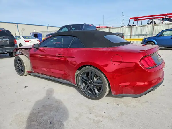 1FATP8UH8M5154168 2021 FORD MUSTANG - Image 2