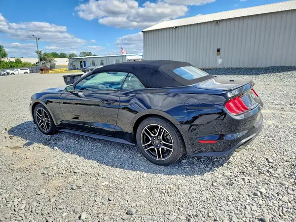 1FATP8UH8N5101598 2022 FORD MUSTANG - Image 2