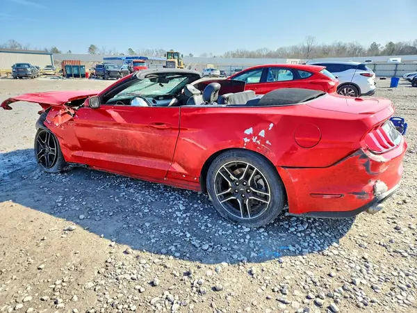 1FATP8UH8N5102556 2022 FORD MUSTANG - Image 2