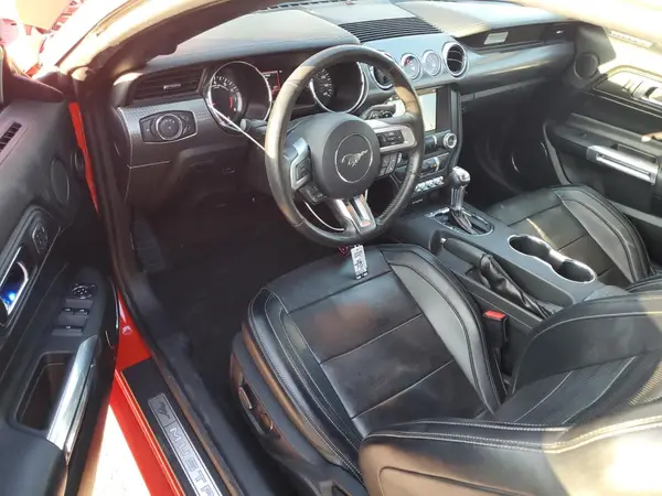 1FATP8UH9G5205889 2016 FORD MUSTANG - Image 8