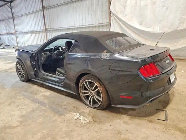 1FATP8UH9G5274615 2016 FORD MUSTANG - Image 2