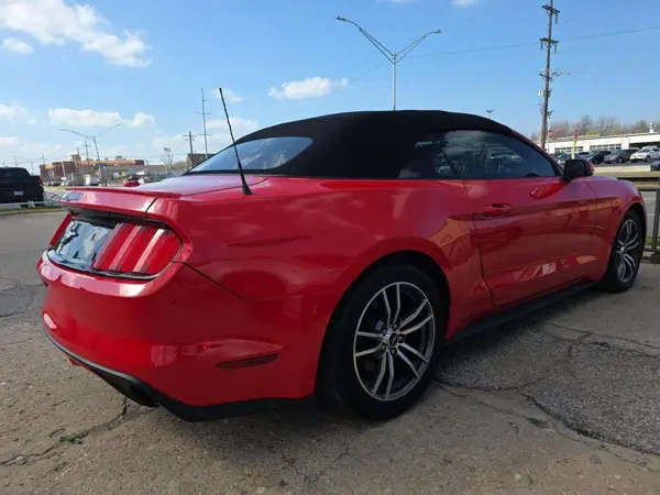 1FATP8UH9H5334393 2017 FORD MUSTANG - Image 2
