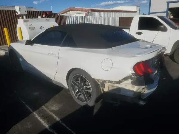 1FATP8UH9J5111390 2018 FORD MUSTANG - Image 2