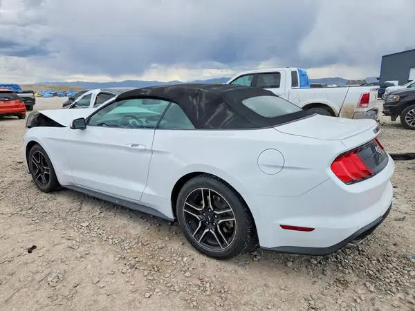 1FATP8UH9J5132692 2018 FORD MUSTANG - Image 2