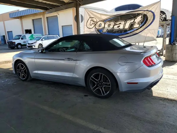 1FATP8UH9J5142607 2018 FORD MUSTANG - Image 2