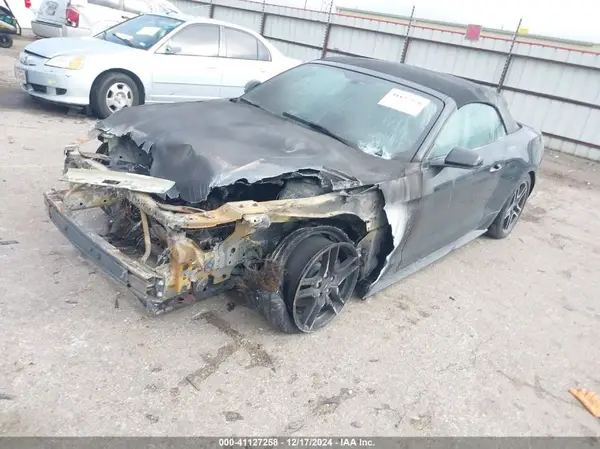 1FATP8UH9J5168057 2018 FORD MUSTANG - Image 2