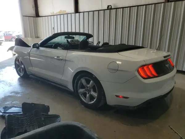 1FATP8UH9K5158968 2019 FORD MUSTANG - Image 2
