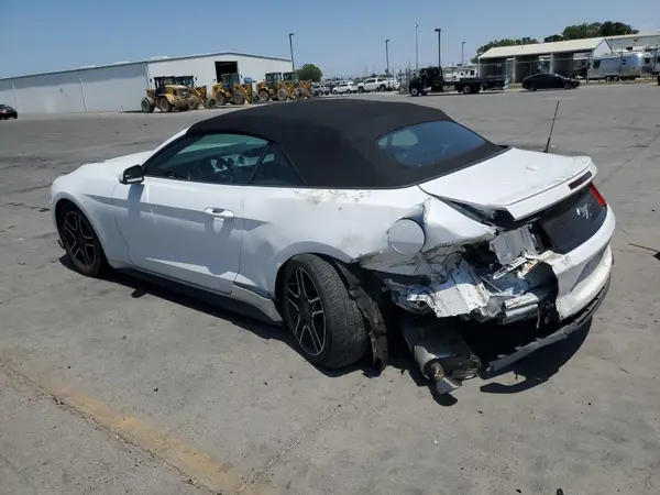 1FATP8UH9L5111800 2020 FORD MUSTANG - Image 2