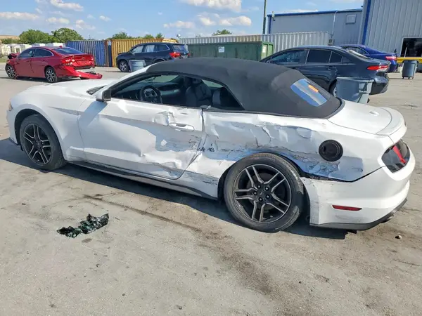 1FATP8UH9L5131836 2020 FORD MUSTANG - Image 2