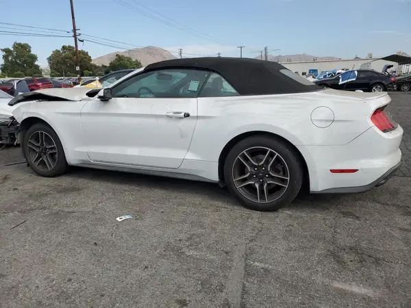 1FATP8UH9L5138737 2020 FORD MUSTANG - Image 2