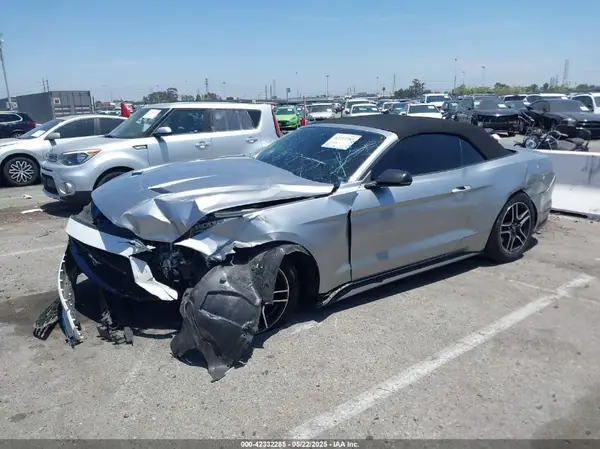 1FATP8UH9L5139161 2020 FORD MUSTANG - Image 2