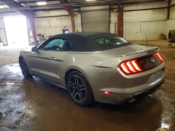 1FATP8UH9M5108638 2021 FORD MUSTANG - Image 2