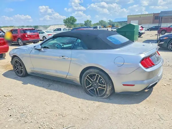 1FATP8UH9M5111815 2021 FORD MUSTANG - Image 2