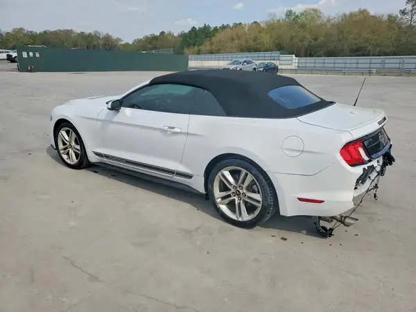 1FATP8UH9M5133880 2021 FORD MUSTANG - Image 2