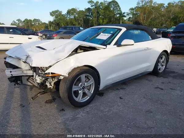 1FATP8UH9M5147083 2021 FORD MUSTANG - Image 2