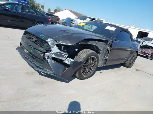 1FATP8UH9N5102906 2022 FORD MUSTANG - Image 2