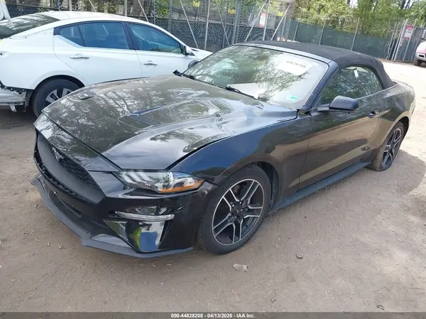 1FATP8UH9N5103795 2022 FORD MUSTANG - Image 2