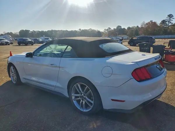 1FATP8UHXG5332991 2016 FORD MUSTANG - Image 2