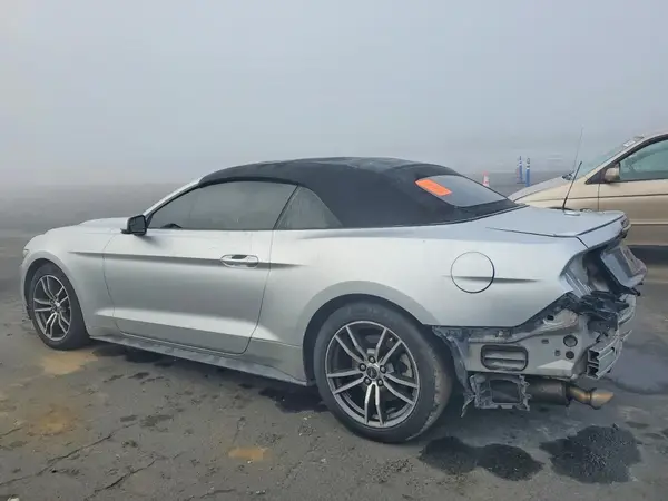 1FATP8UHXH5204638 2017 FORD MUSTANG - Image 2