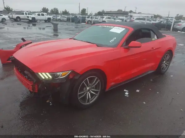 1FATP8UHXH5205272 2017 FORD MUSTANG - Image 2