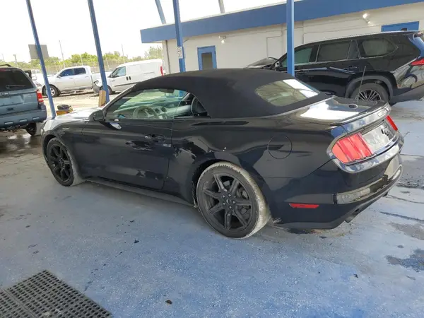 1FATP8UHXH5218703 2017 FORD MUSTANG - Image 2